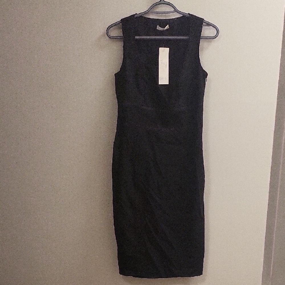 Badgley Mischka Classic Black Midi Dress